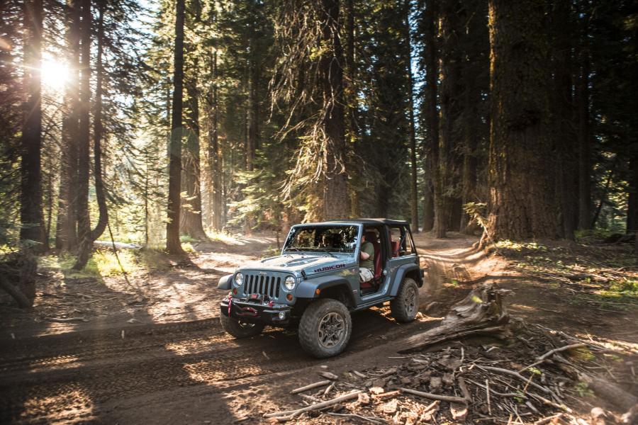  Jeep Wrangler Rubicon 10th Anniversary Edition 2013 года  (EU) (фото 17 из 54)